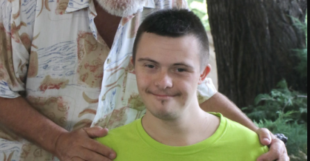 Mladić sa Downovim sindromom od prve plate donirao kurban