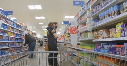 OVAKO VARAJU TURISTE U HRVATSKOJ! Na rafu jedna cijena, na kasi druga - strašne cijene hljeba, mlijeko, krompira, kafe...