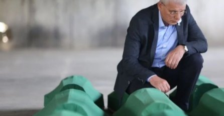Potočari: Džaferović položio cvijeće i odao počast žrtvama genocida