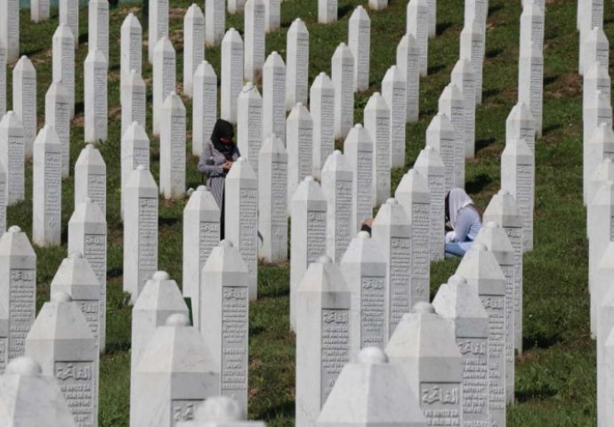Je li moguće podići spomenik žrtvama Srebrenice u Beogradu?