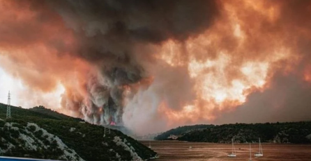 Požar u Zatonu gasi 150 vatrogasaca, stiže i vojska: 'Stanje je teško, pred nama je duga noć' 