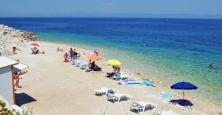 More na jednoj plaži na Jadranu zagađeno fekalijama, nije preporučeno kupanje 