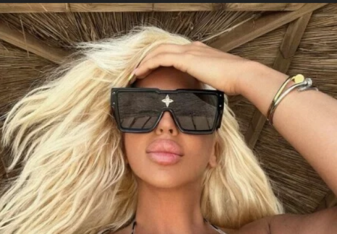 KARLEUŠA ŠALJE TAJNE PORUKE DUŠKU: Samo želim da ovo znaš...(FOTO)