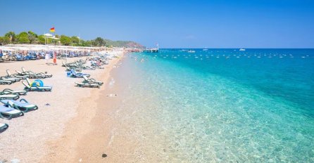 Igor platio ljetovanje 3.600 eura, a sačekao ga horor: Nije bilo hrane, ljudi se otimali