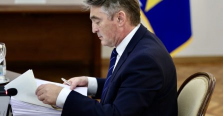 Komšić: Građani neće prihvatiti etničke podjele, Schmidt treba dobro razmisliti