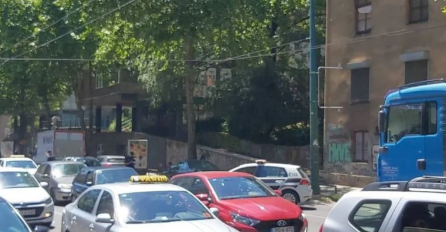 Saobraćajni kolaps zbog nesreće u Sarajevu:: Vozilom udario pješaka 