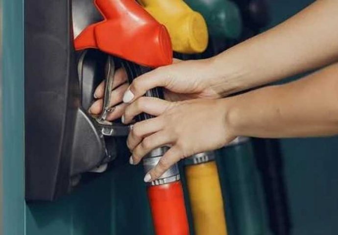 Najavljeno drastično pojeftinjenje dizela i benzina