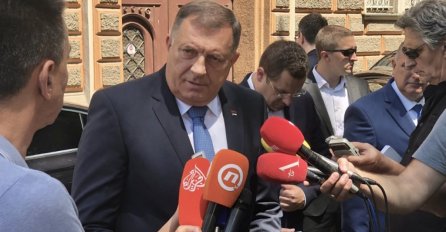 Dodik pred zgradom Predsjedništva BiH ponovo negirao genocid