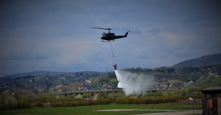 Helikopter RS-a i hrvatski kanader gase požar u Hercegovini