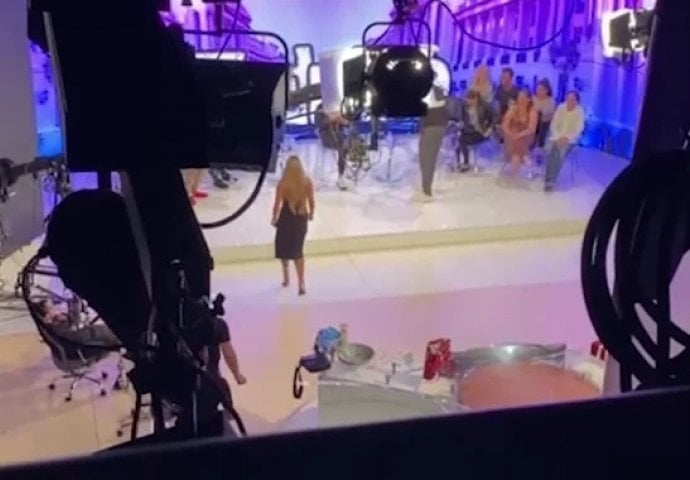 MISLILI DA IH KAMERA NE SNIMA - DALILA I FILIP ZAJEDNO ZA VRIJEME REKLAMA: Evo šta su radili (VIDEO)