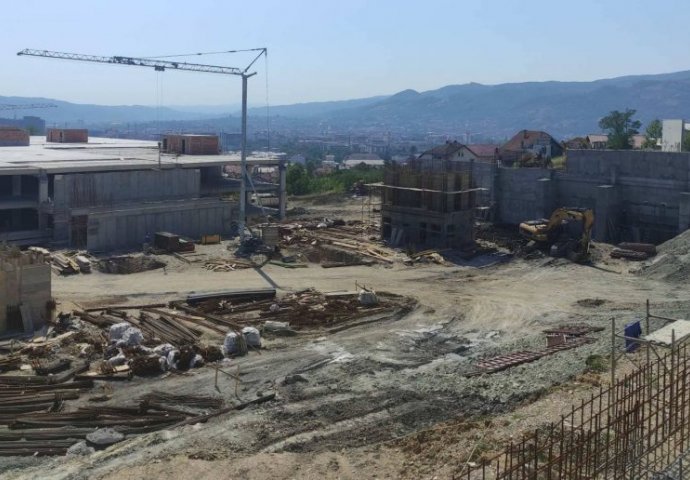 UKC RS: Nije klizište nego odstupanje, rupe su zatrpane