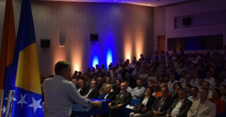 Glavni odbor DF-a: Protivimo se demokratiji za rezervat, Schmidt da se vrati