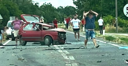 Vozač dobio teške povrede, opasne po život u saobraćajnoj nesreći na putu Bijeljina - Ugljevik 