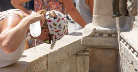 ZNATE LI : Šta se događa u našem tijelu tokom velikih vrućina 