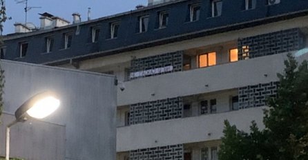 VELIKI PROTESTI U SARAJEVU Transparent na zgradi iza OHR-a u centru pažnje: U samo četiri riječi stalo je sve