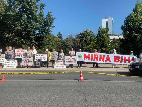 1658821147-protesti-44-1536x1152