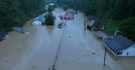 POGINULO NAJMANJE 16 OSOBA: Nezapamćene poplave potopile kuće u istočnom Kentuckyju