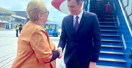Španski premijer stigao u Sarajevo, na aerodromu ga dočekala Turković