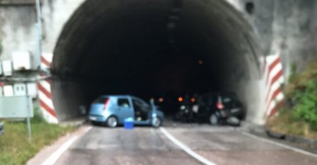 Saobraćajna nesreća kod Ustiprače: Automobili uništeni, ima povrijeđenih