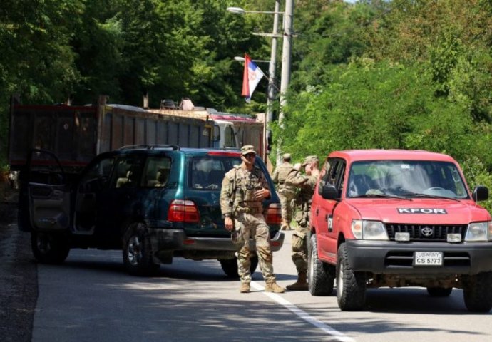 Svečlja: Na Kosovu povrijeđeno 11 osoba, oštećeni automobili