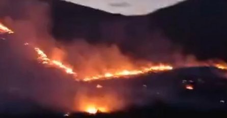 Nove informacije sa požarišta kod Neuma: Vatrogasci brane selo Prapratnica, vatra prijeti kućama