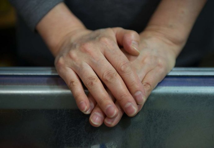 PRSTI DRHTE, RUKE SE KOČE: Zašto nastaje Parkinsonova bolest i kako se ...