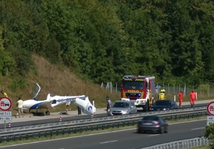 Manji avion prisilno sletio na autocestu u Sloveniji