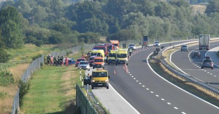 Hrvatska: U izlijetanju autobusa s autoputa poginulo najmanje 11 putnika