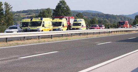 Objavljeni detalji o saobraćajnoj nesreći u Hrvatskoj, moguće da i ispod autobusa ima preminulih
