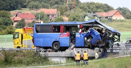 ZAVRŠEN UVIĐAJ: Vozač busa izgubio kontrolu, probio ogradu i sletio s autoceste