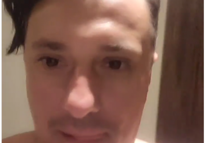 Andrija Milošević upao supruzi u kupaonicu dok se tuširala i snimio njenu reakciju: SNIMAK JE HIT (VIDEO)