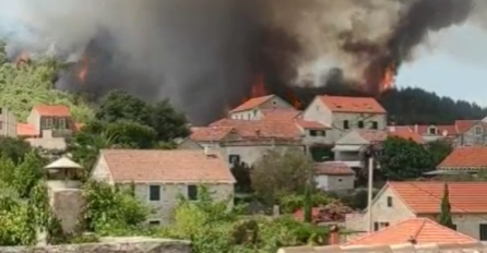 Veliki požar na Hvaru: Gori blizu kuća, jedna osoba stradala