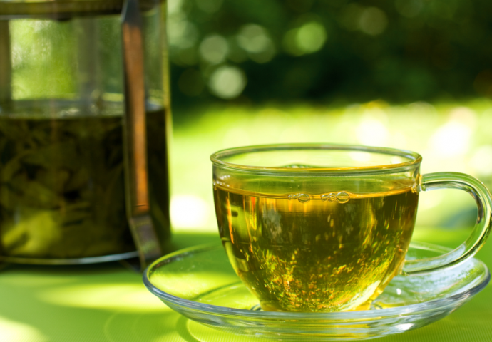NAJBOLJI NAPITAK ZA BOLOVE U RUKAMA, KUKU ILI ZGLOBOVIMA: Ako se mučite sa artritisom, ovo je čaj za vas
