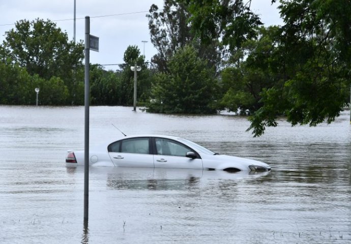 Nevrijeme napravilo haos u regionu: Bujice na ulicama, do 14h palo 40 litara kiše u Splitu