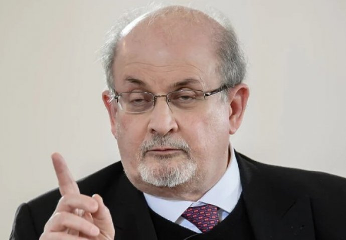 Užasni detalji napada na pisca: Rushdie izboden 12 puta, uključujući lice i vrat