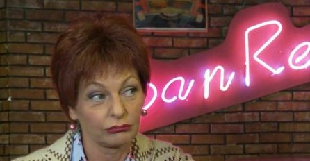 PAMTIMO JE KAO OMILJENU MARIJU IZ HIT SERIJE: Sinoć uslikana u Sarajevu, SKROZ DRUGAČIJE IZGLEDA - MRŠAVA, SIJEDA KOSA (FOTO)