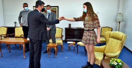 Novalić čestitao Lani: Obećavam ti da reakcija Vlade FBiH neće izostati