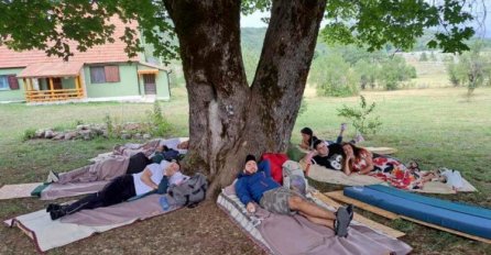 Pobjednik u ležanju upao u redakciju Dana i lomio inventar nezadovoljan naslovom