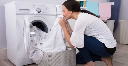 MAJSTOR UPOZORIO: Ovo nikada ne biste trebali prati u veš mašini!