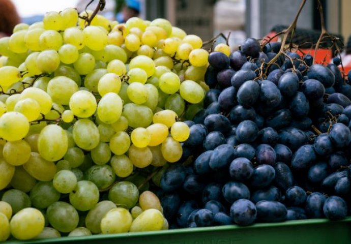 Šta je zdravije, crno ili bijelo grožđe? Evo šta morate znati
