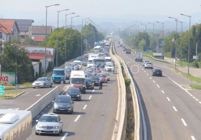 Teška saobraćajna nesreća: Vozač Škode vozio u suprotnom smjeru