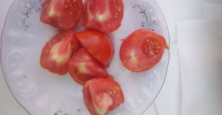  OVO VAM SE NEĆE SVIDJETI! Evo šta vam se može dogoditi ako prečesto jedete paradajz!