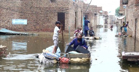 Vanredno stanje u Pakistanu: Više od 900 žrtava poplava i monsunskih kiša