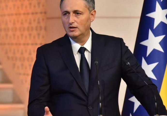 Bećirović: Bakir ne smije zaustaviti put BiH u NATO neodgovornim potezima