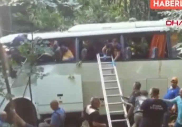 Autobus u Turskoj pao sa litice: Pet poginulih
