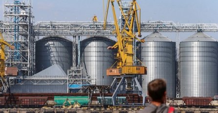 Ukrajina: Nakon ruskog granatiranja još uvijek gore silosi sa žitom u Mikolajivu