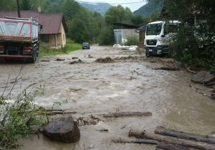 Nevrijeme napravilo haos: Vanredna situacija u Srbiji