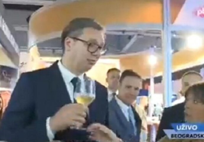 Vučić šikanirao svoju savjetnicu koja je pokušala da mu otme čašu i da ga urazumi