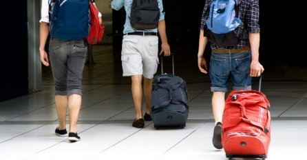 ANKETA: Da imate priliku, da li biste napustili BIH I OTIŠLI ŽIVJETI U NEKU DRUGU DRŽAVU?