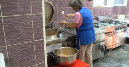 Javne kuhinje pune: Dok političari sebi podižu primjanja, gladnih je sve više